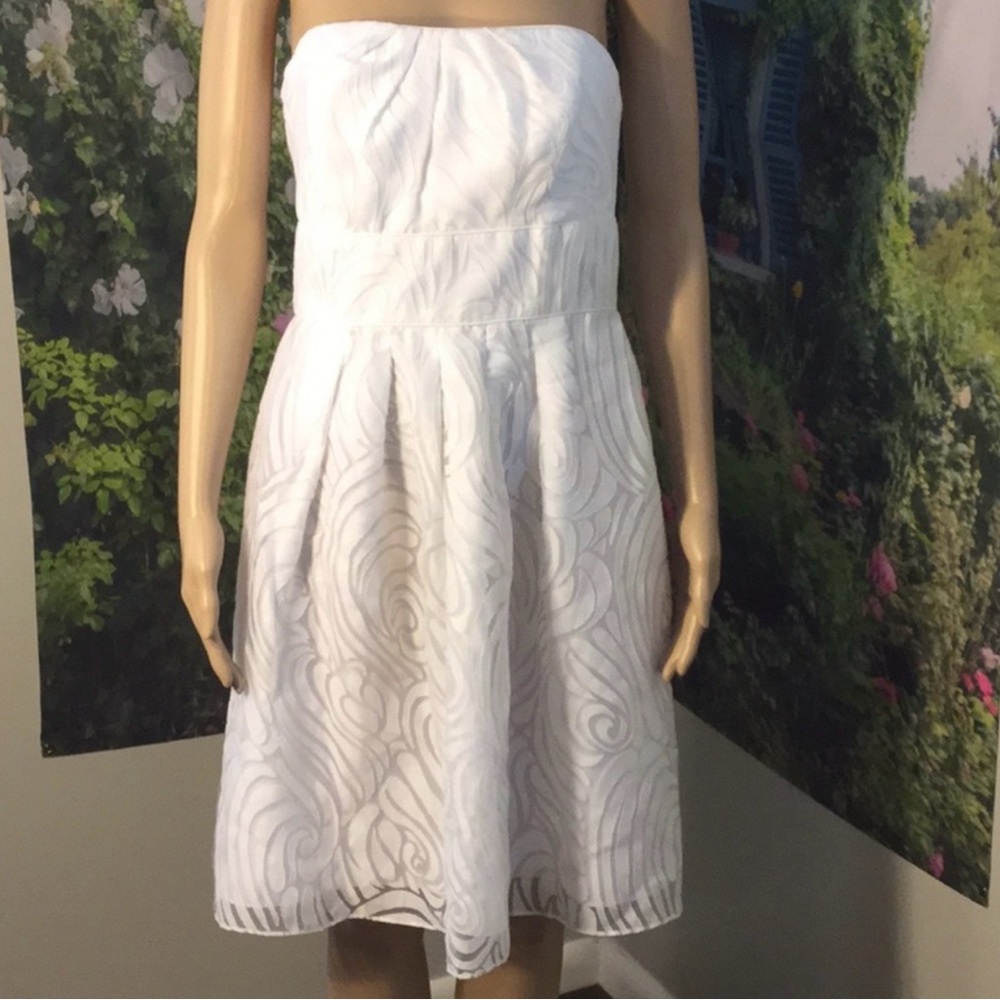White House Black Market Strapless White Dress